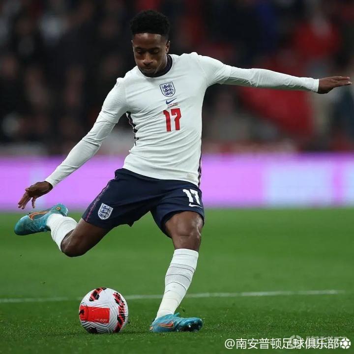 aoa体育体育网页版登录入口-波兰国家队斗志昂扬，坚守实力抗击瑞典队